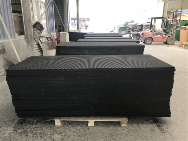 玻璃钢格栅生产车间及产品