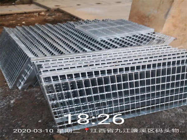 玻璃钢格栅生产车间及产品