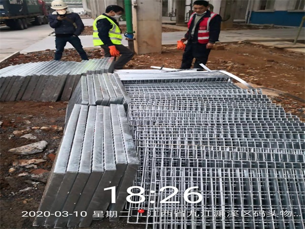 玻璃钢格栅生产车间及产品